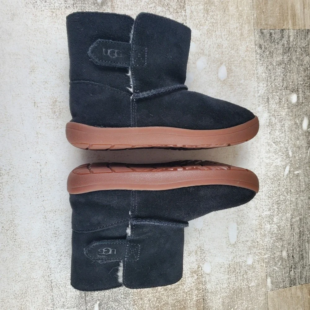 Ugg Keelan II Kids Bootie Sz 12 Comfort Black Suede Plush Lined Hook & Loop Boot